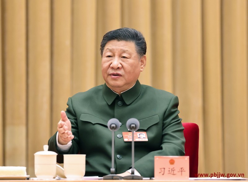 习近平在出席解放军和武警部队代表团全体会议时强调落实高质量发展要求实现我军建设“十四五”规划圆满收官 3月7日下午，中共中央总书记、国家主席、中央军委主席习近平出席十四届全国人大三次会议解放军和武警部队代表团全体会议并发表重要讲话。 新华社记者