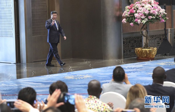 习近平:新时代的领路人